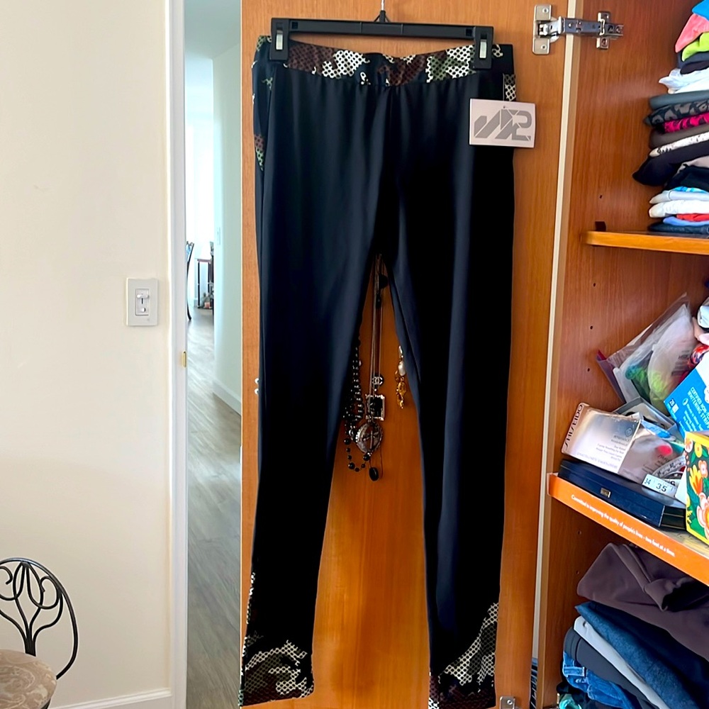 Jogging pants in comoflauge design accent brand new XL